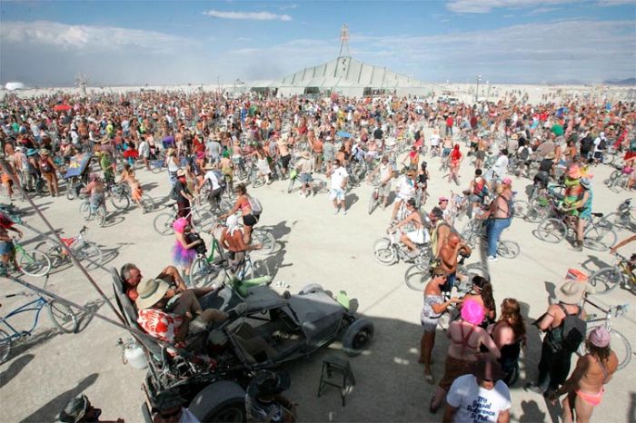 Burning Man Festival | 9wow.in - 700 x 466 jpeg 83kB